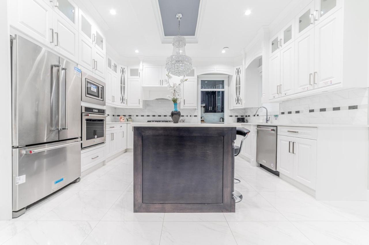 Aaron'S Sweet Home Surrey Luaran gambar