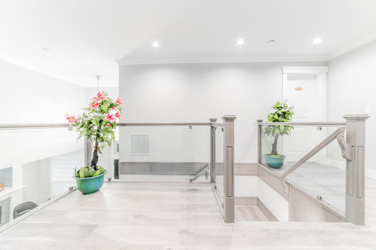 Aaron'S Sweet Home Surrey Luaran gambar